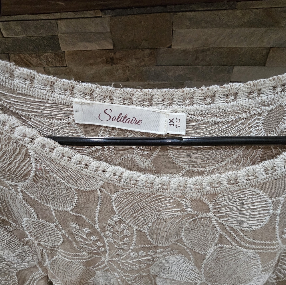 Solitaire Women's Beige and White Floral Embroidered Blouse 1X